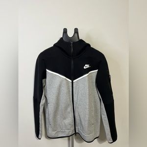 Nike Tech Fleece Set (Fleece and Joggers)
